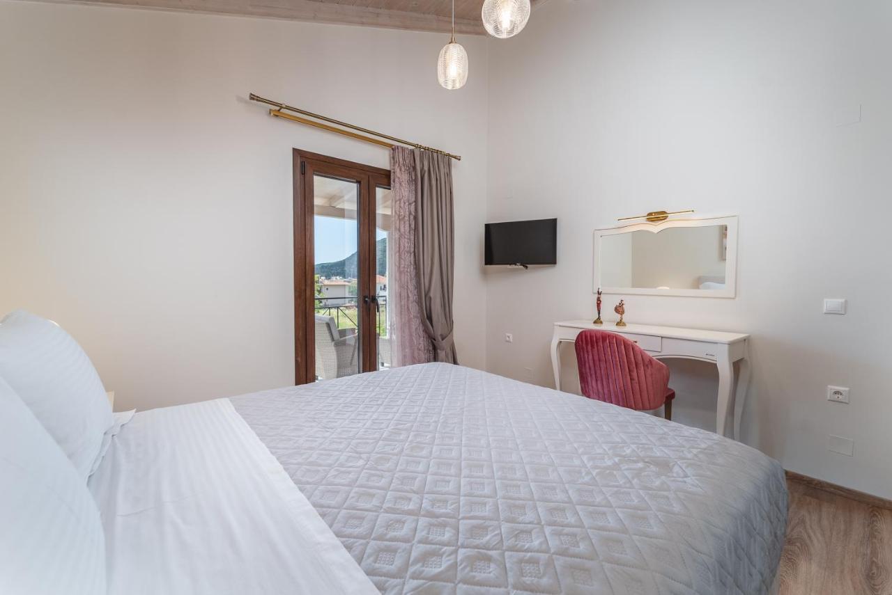 Vincenzo Suites Nydri  Buitenkant foto