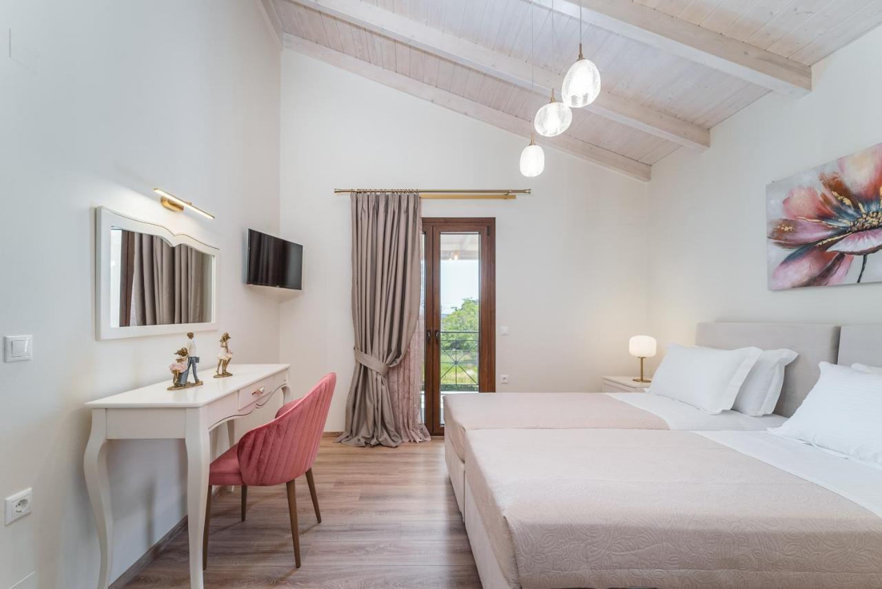 Vincenzo Suites Nydri  Buitenkant foto